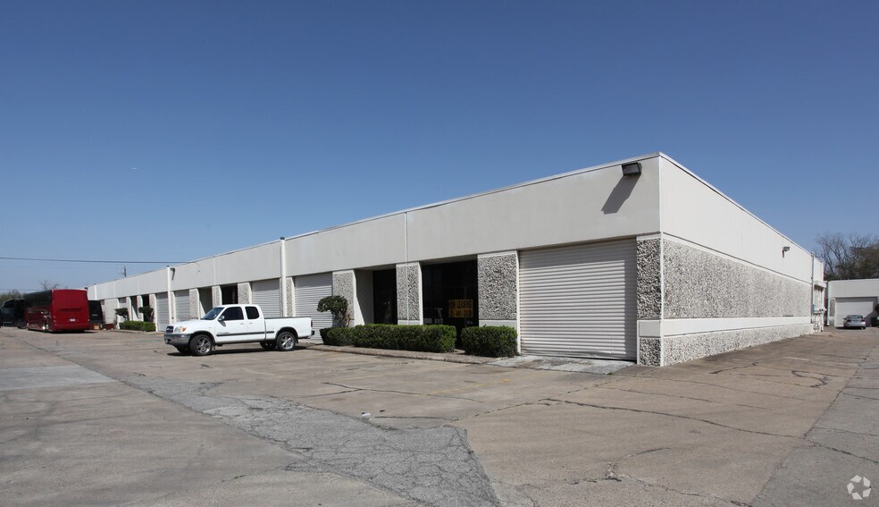 Primary Photo Of 8520 Sweetwater Ln, Houston Unknown For Lease