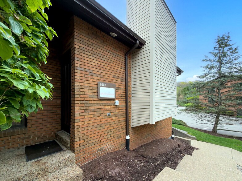 More Photos Of 2001-2007 Kinvara Dr, Pittsburgh Office For Sale