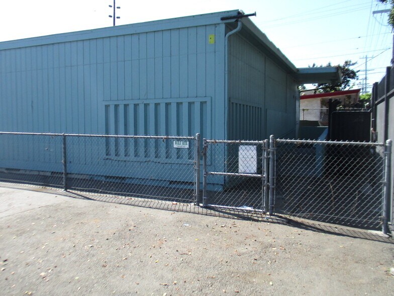 More Photos Of 9900-9904 S Central Ave, Los Angeles Schools For Lease