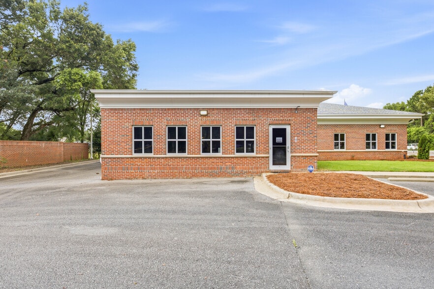 More Photos Of 5784 Chumuckla Hwy, Pace Freestanding For Lease