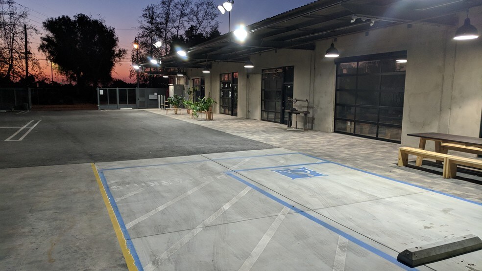 More Photos Of 2915 Knox Ave, Los Angeles Warehouse For Lease