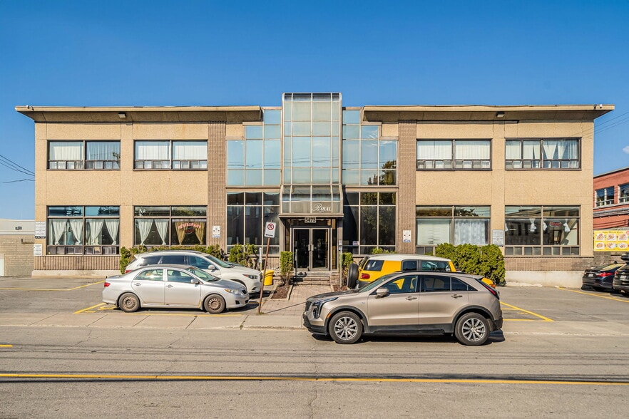 More Photos Of 5473-5475 Av Royalmount, Mont-Royal Warehouse For Lease