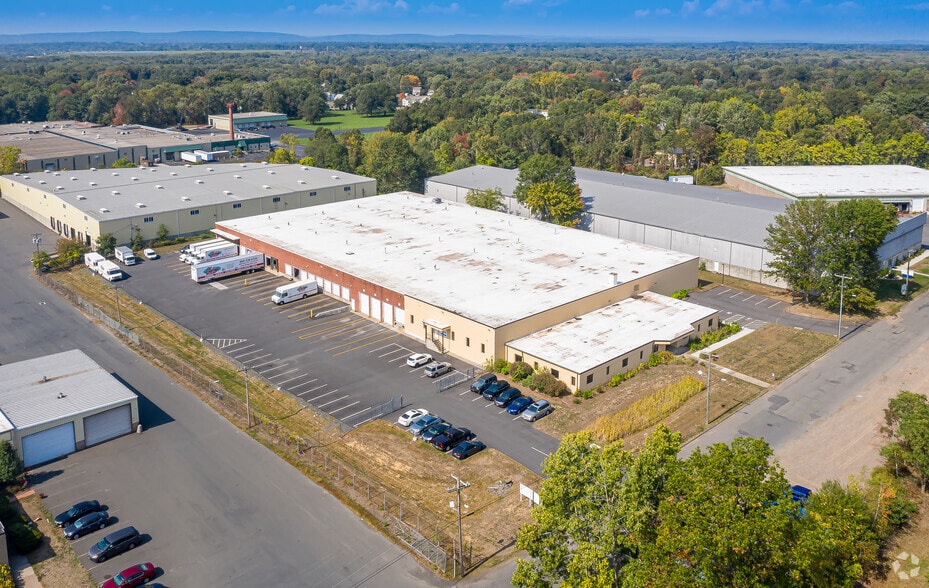 More Photos Of 69 Leggett St, East Hartford Warehouse For Lease
