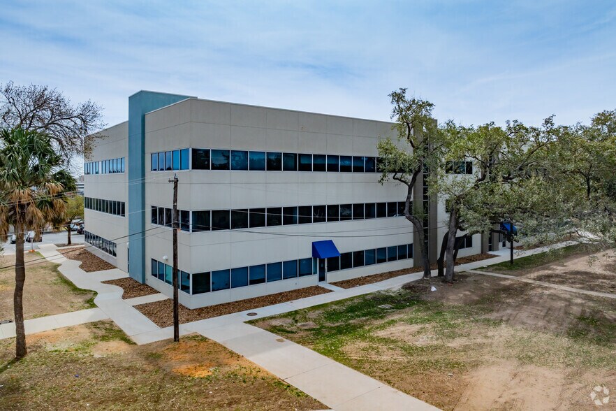 More Photos Of 5131 Medical Dr, San Antonio Medical For Lease