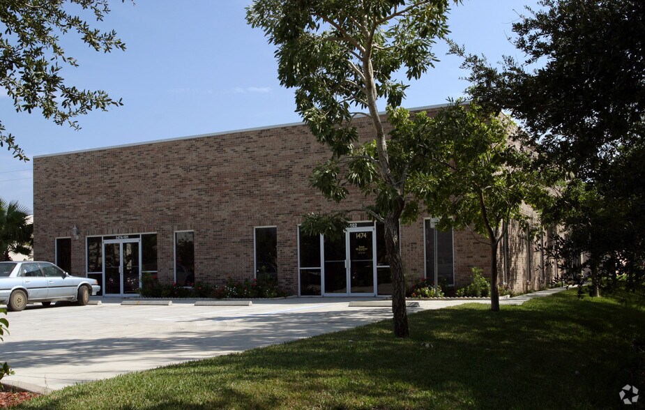 More Photos Of 1474 Rail Head Blvd, Naples Office For Lease