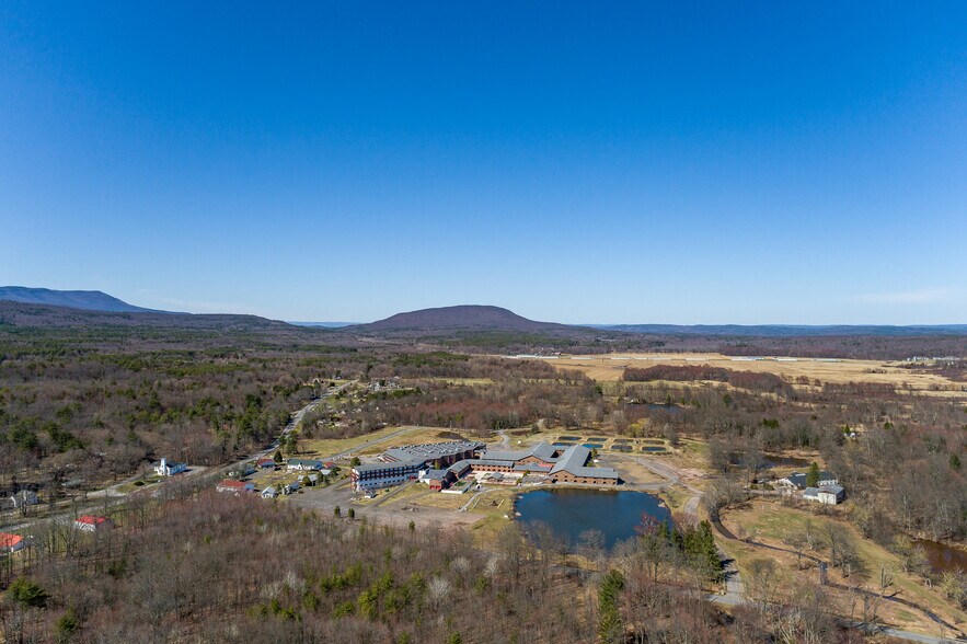 More Photos Of 4858 Route 32, Catskill Hotel For Lease