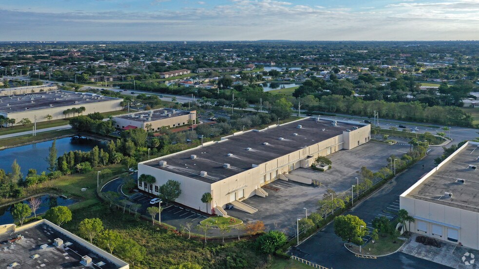 More Photos Of 6501 Nob Hill Rd, Tamarac Distribution For Lease