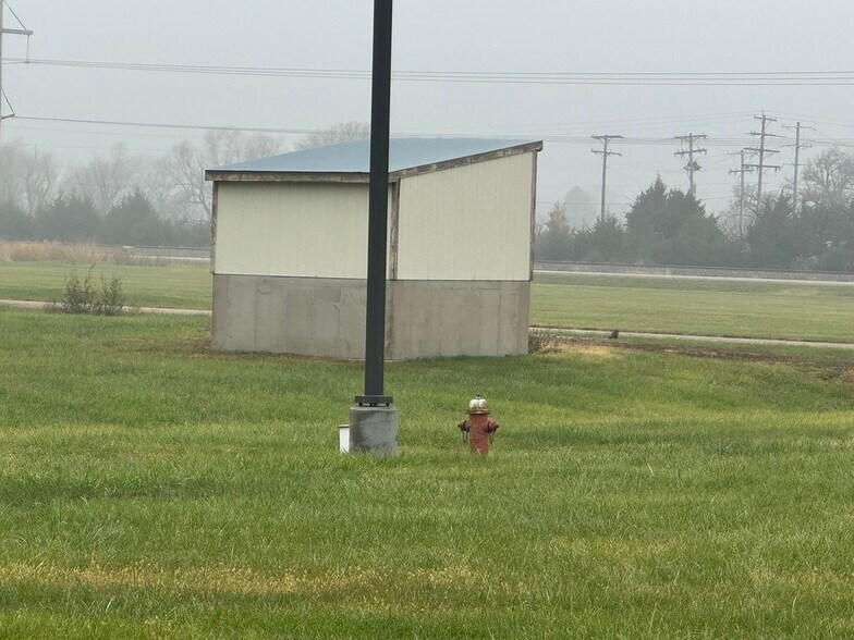 More Photos Of 6810 SE Dwight St, Topeka Industrial For Sale