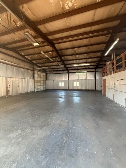 More Photos Of 3861 US-54, Linn Creek Industrial For Lease