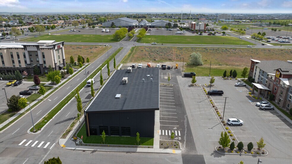 More Photos Of 6902 Rodeo Dr, Pasco Flex For Sale