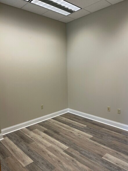 More Photos Of 715 N Church St, Charlotte Office For Sale