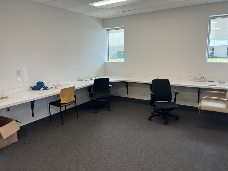 More Photos Of 26550 Bluestone Blvd, Euclid Light Manufacturing For Lease