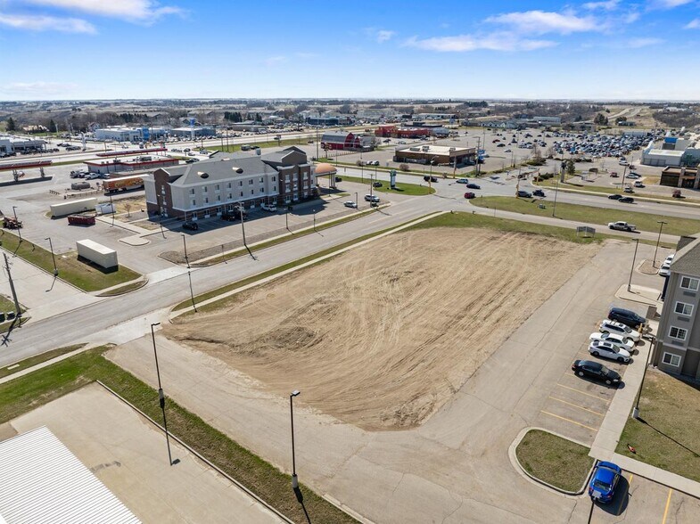 More Photos Of 400 37th Ave SW ave, Minot Land For Sale