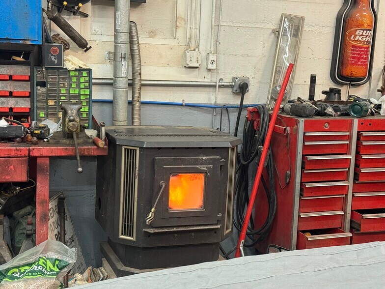 More Photos Of Munsell @ Long Island, Yaphank Self Storage For Sale