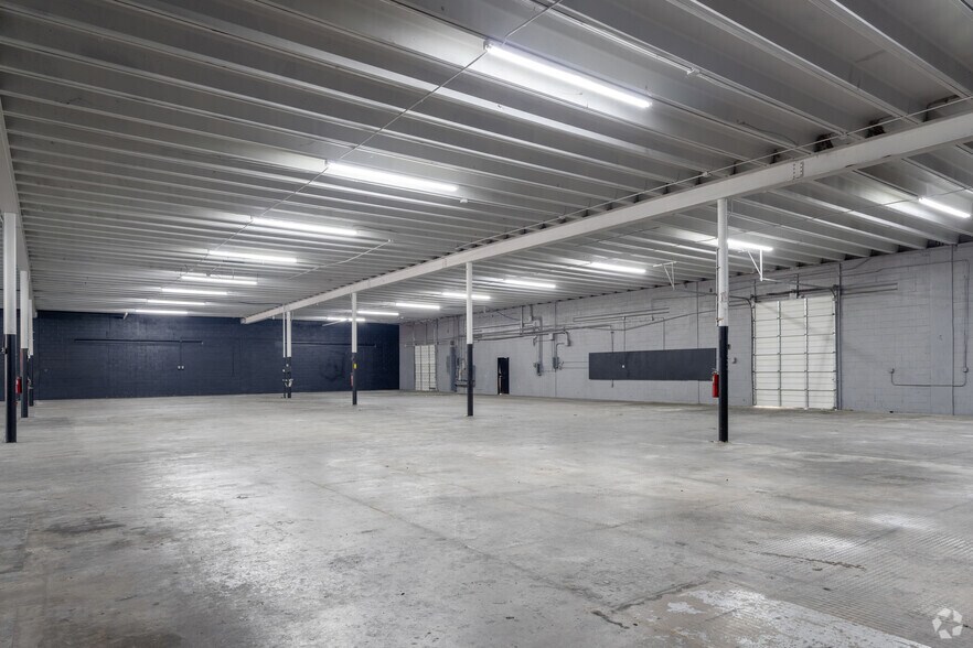 More Photos Of 3910 Warehouse Row, Austin Warehouse For Sale