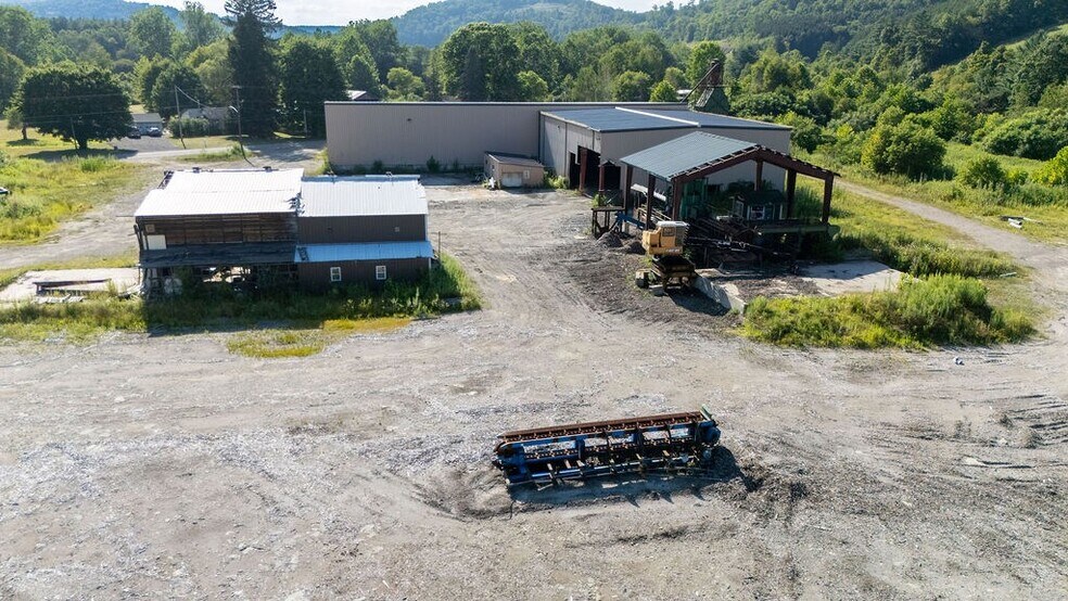 More Photos Of 398 Main St, Roulette Warehouse For Sale