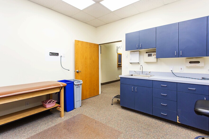 More Photos Of 1263 Bennett Ave, Burley Medical For Lease