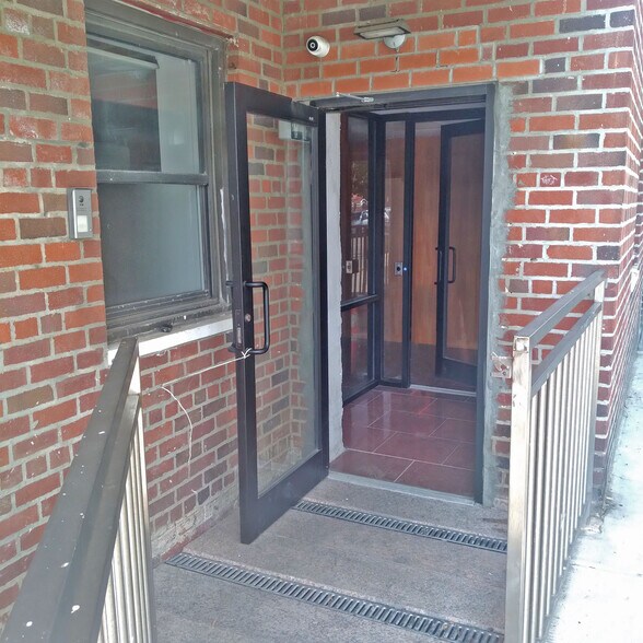 More Photos Of 41-42 Elbertson St, Elmhurst Apartments For Lease