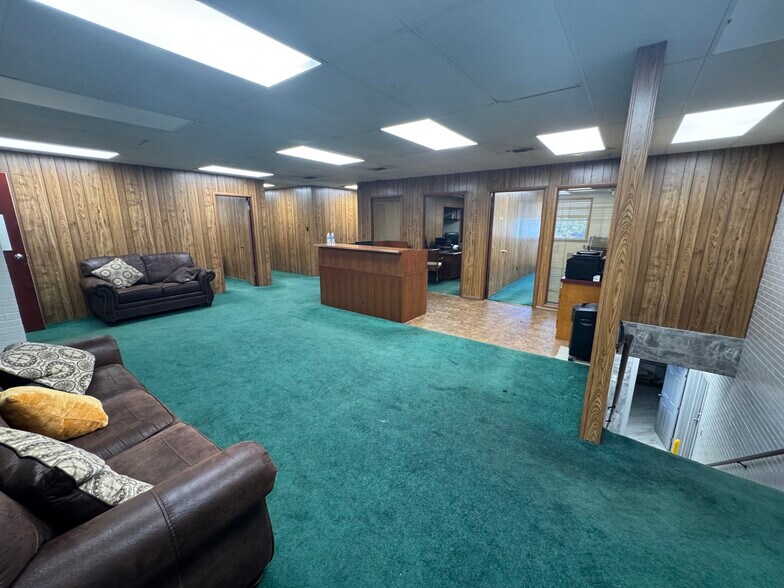 More Photos Of 10408 State Highway 64 E, Tyler Theater Concert Hall For Sale