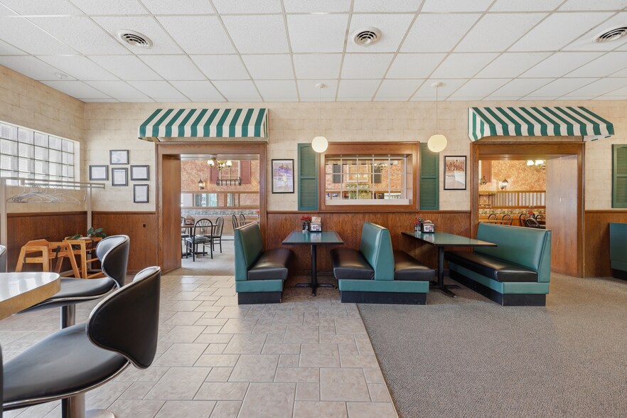 More Photos Of 262 Central Ave, Long Prairie Restaurant For Sale