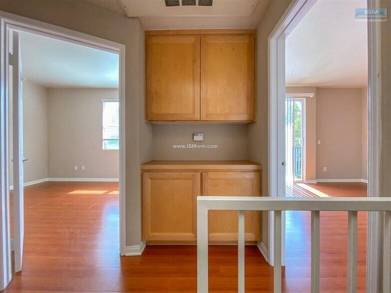 More Photos Of 1239 W 30th St, Los Angeles Apartments For Sale