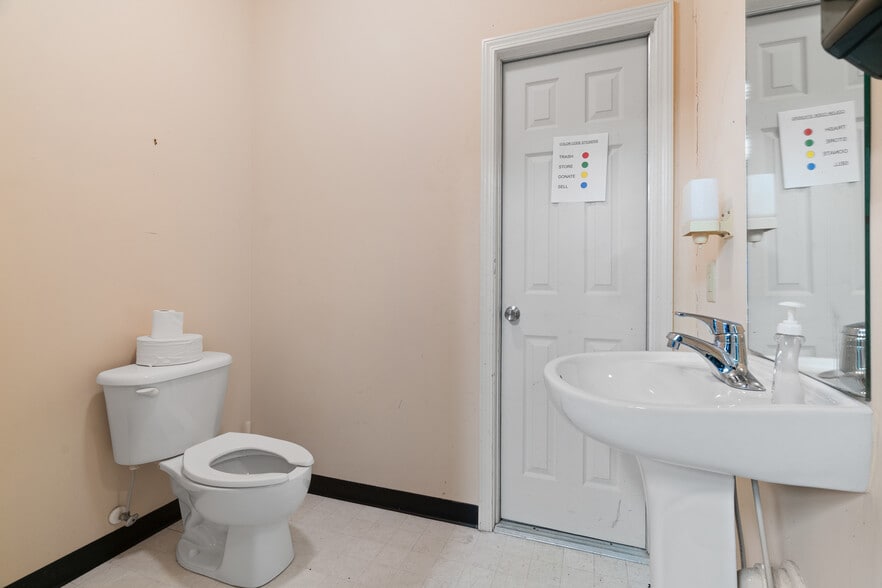 More Photos Of 3057 Walt Stephens Rd, Jonesboro Specialty For Sale