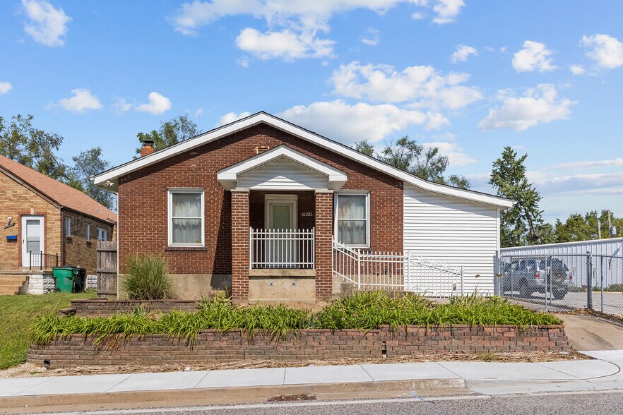 More Photos Of 7807 Saint Charles Rock Rd, Saint Louis Freestanding For Sale