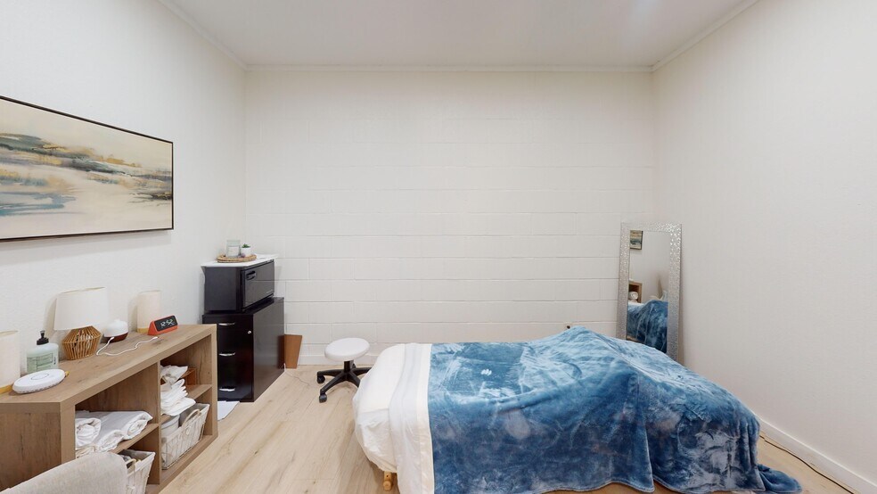 More Photos Of 1404 S Bridge St, Brady Loft Creative Space For Sale
