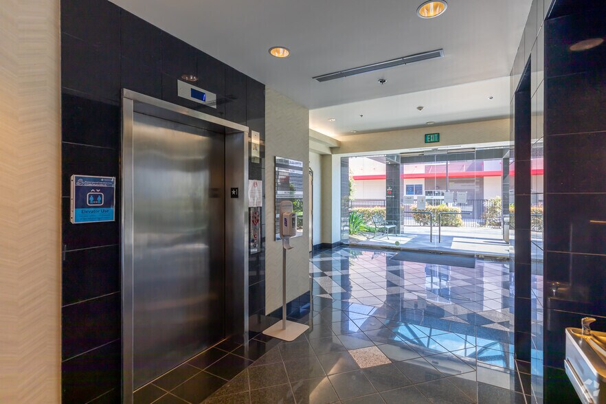 More Photos Of 221 W Crest St, Escondido Office For Sale