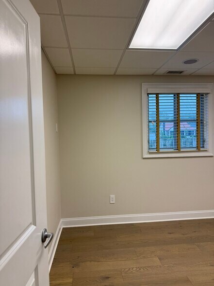 More Photos Of 215 Monmouth Rd, Oakhurst Office For Lease