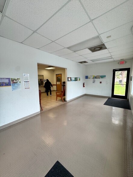 More Photos Of 1060 MacKintosh Dr, Brownsville Office For Sale