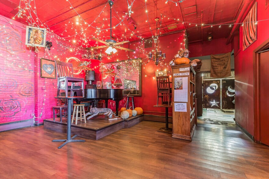More Photos Of 2195-2199 California St, Denver Restaurant For Sale