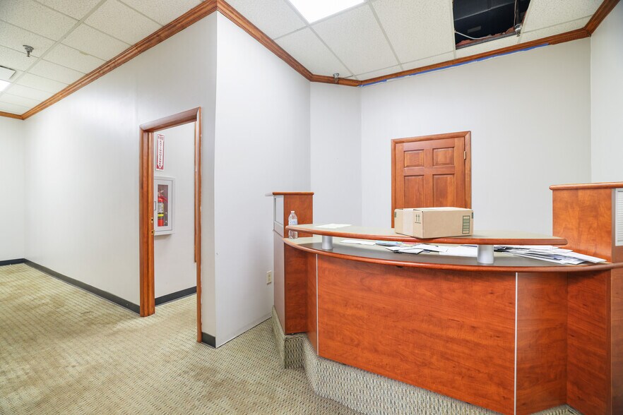 More Photos Of 105-119 Sprague Ave, Middletown Manufacturing For Lease
