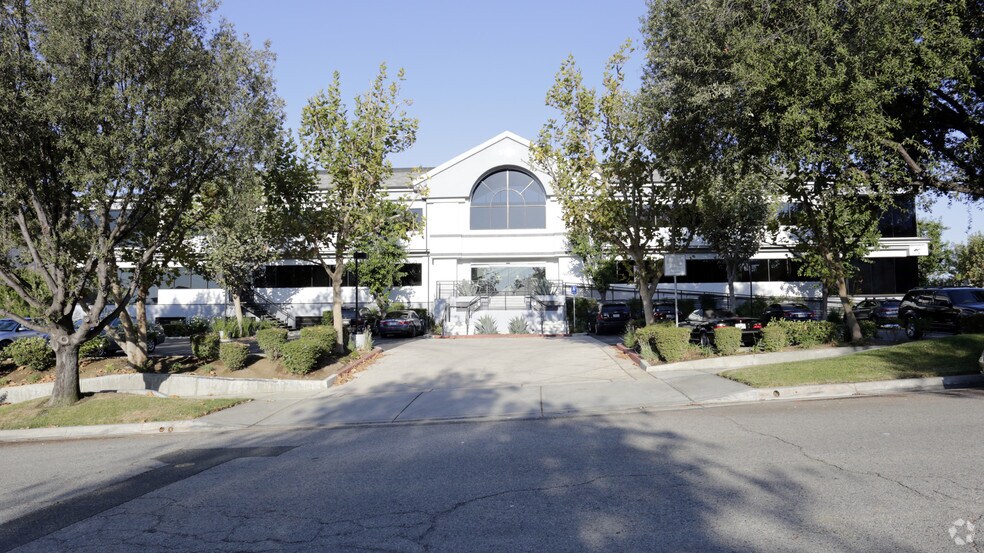 More Photos Of 5115 Clareton Dr, Agoura Hills Medical For Lease