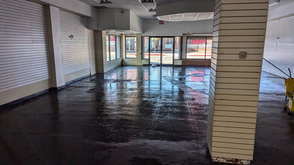 More Photos Of 156-160 N Morley Ave, Nogales Storefront Retail Residential For Lease