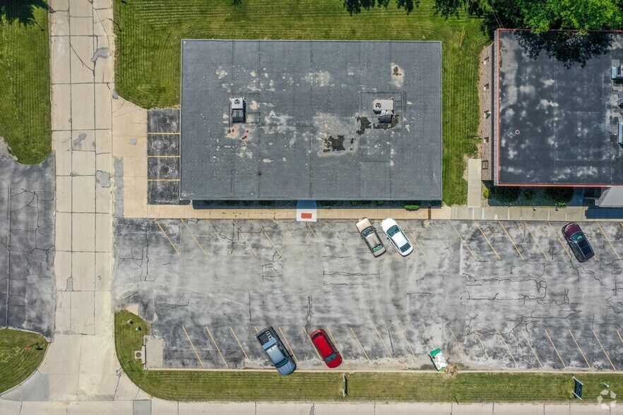 More Photos Of 7805 L St, Omaha Office For Lease