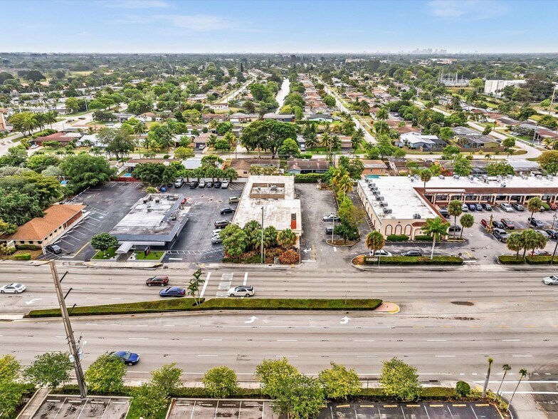 More Photos Of 2200 N University Dr, Sunrise Warehouse For Lease