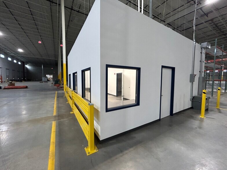 More Photos Of 1369 Lamberton Rd, Hamilton Township Warehouse For Lease