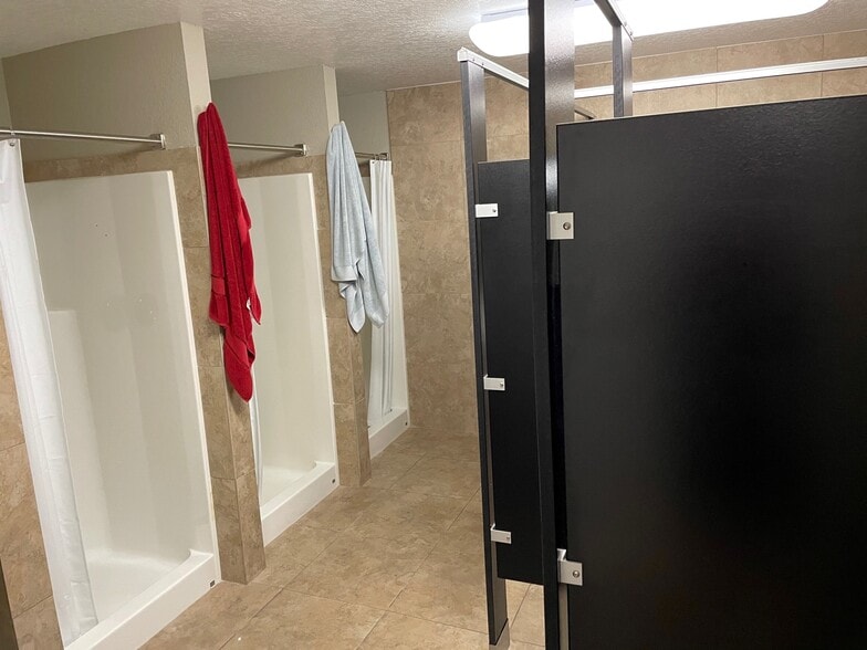 More Photos Of 777 Wesley Ave, Tarpon Springs Warehouse For Lease