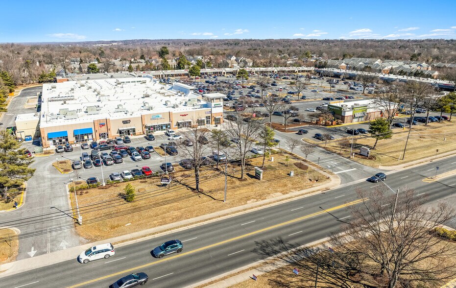 More Photos Of 494 Elden St, Herndon General Retail For Lease