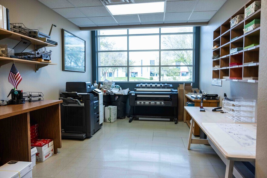 More Photos Of 10922 W Glenn Dr, Glendale Office For Sale