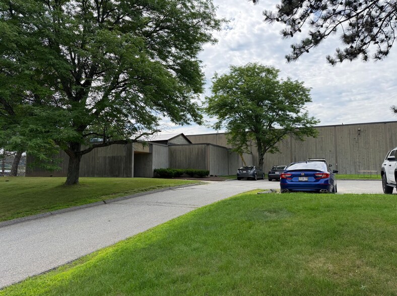 More Photos Of 28 Bowditch Dr, Shrewsbury Manufacturing For Lease
