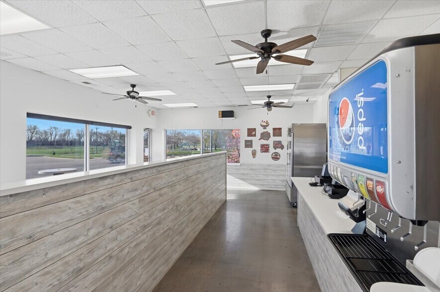 More Photos Of 309 US-6 Hwy, Oakland Fast Food For Sale