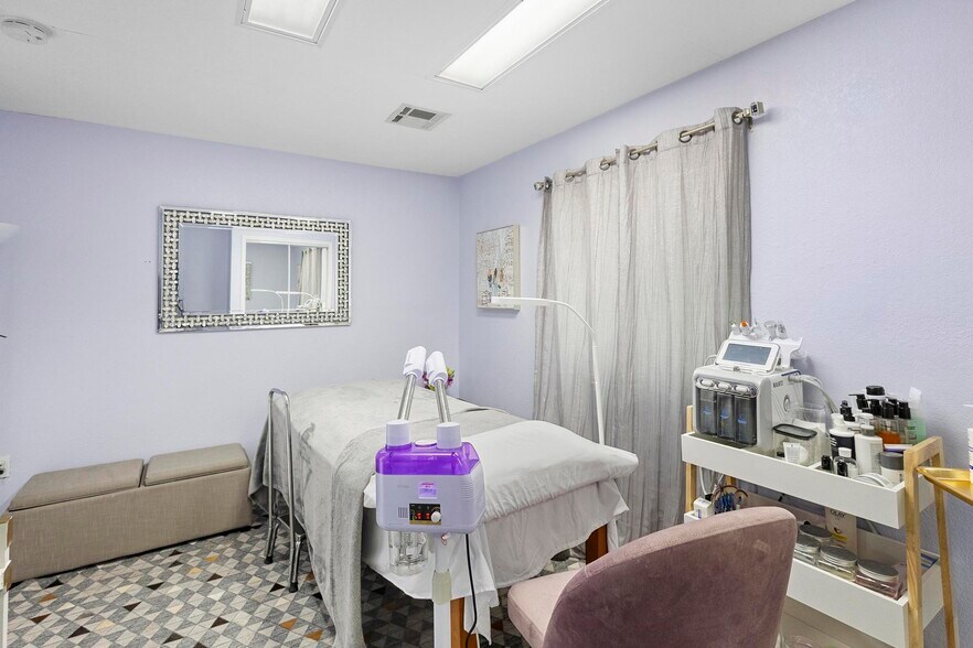 More Photos Of 11268 S Apopka Vineland Rd, Orlando Medical For Sale