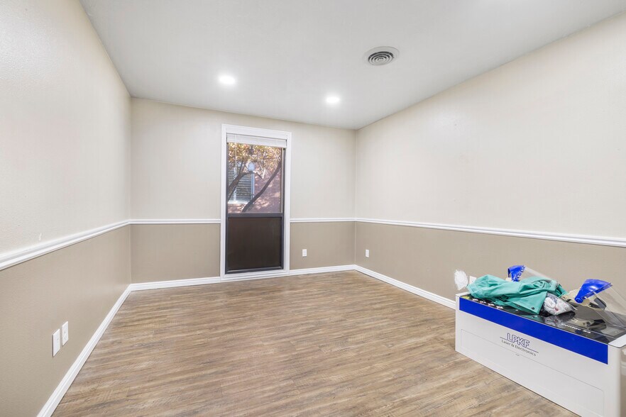 More Photos Of 1190 Lincoln Rd, Idaho Falls Office For Sale