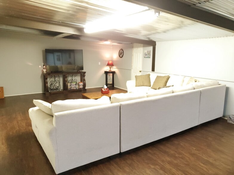 More Photos Of , Hamilton General Retail For Sale