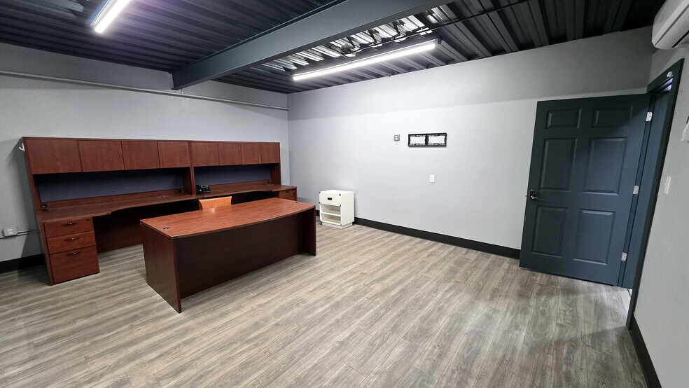 More Photos Of 5525 Erindale Dr, Colorado Springs Research And Development For Lease