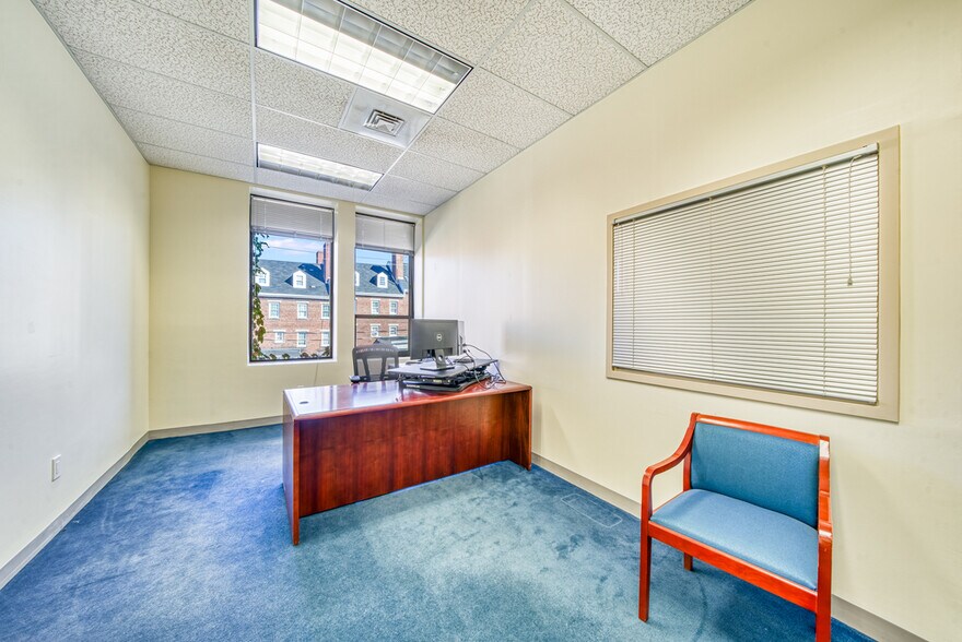 More Photos Of 99 Middle St, Manchester Office Residential For Sale