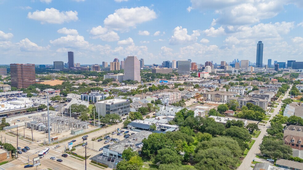 More Photos Of 2909 Fountain View Dr, Houston Unknown For Lease