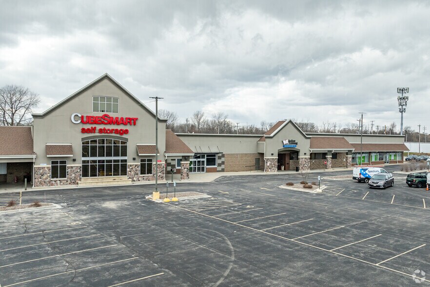 More Photos Of 5801-5885 S Packard Ave, Cudahy Unknown For Lease